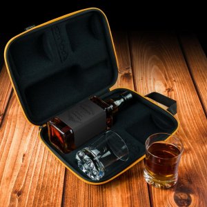 Froster Whiskykoffer mit Gläsern