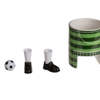 fußballtasse mit Schuhen und Ball